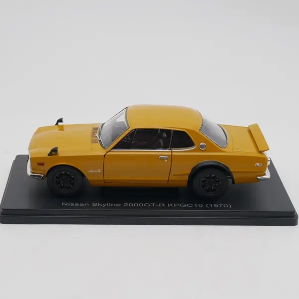 1:24 Scale Nissan Skyline GT-R Model Car - Image 3