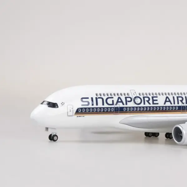 Airbus A380 Singapore Airline Model 1:160 Scale - Image 2