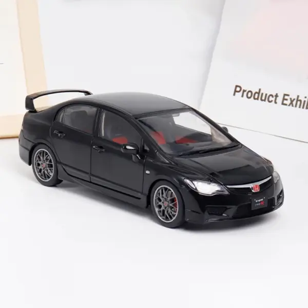 1:18 Scale Diecast Honda Civic Type-R Model - Image 2