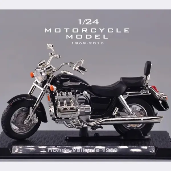 1:24 Scale Plastic CB1100R Motorcycle Model - Image 4