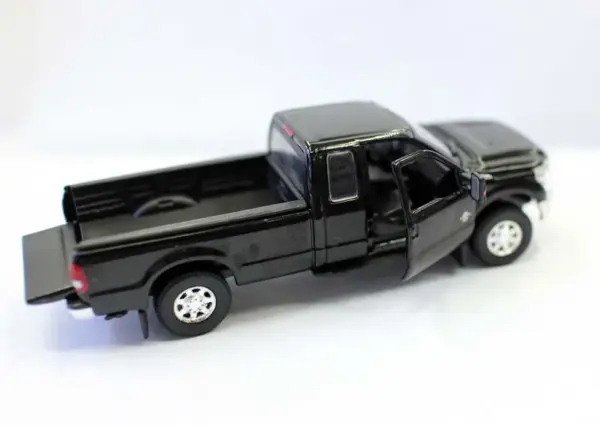 1/64 Scale F-250 Diecast Truck Model - Image 3