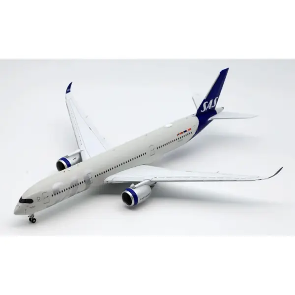1:200 Scale Diecast SAS Airbus A350-900XWB Model - Image 5