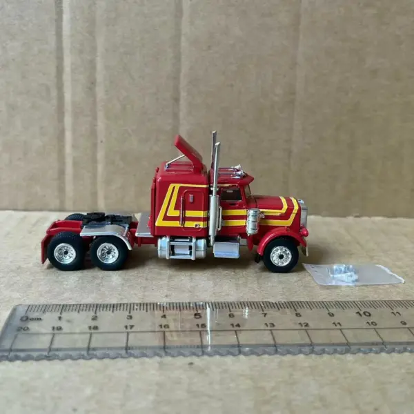 1:87 Scale HO Peterbilt 359 Truck Model - Image 4