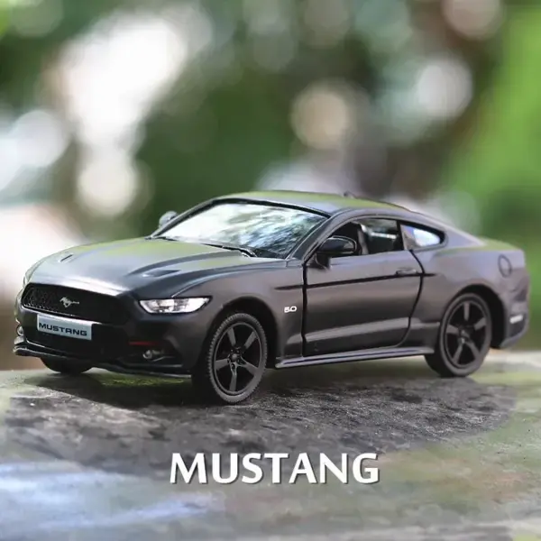 1:36 Scale Diecast Ford Mustang GT Model - Image 2