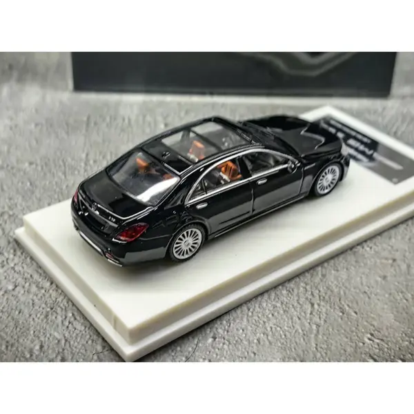 1:64 Scale Diecast Mercedes Benz AMG S65 Model - Image 6