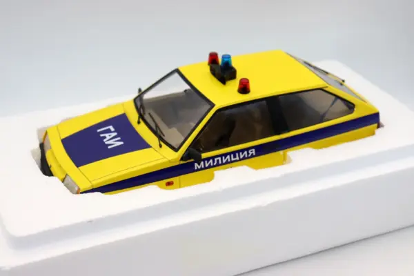 1:18 Scale Lada 2108 Soviet Police Model - Image 6