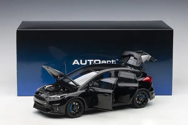 Diecast Ford Focus RS Model 1:18 Scale Car - Image 7