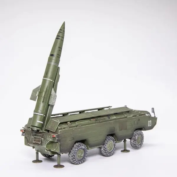 1:72 Scale Russian SS-21 Missile Tank Model - Image 2