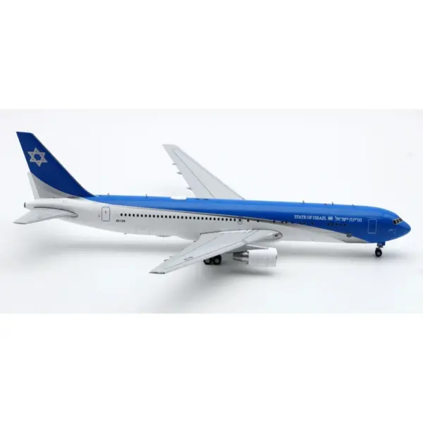 Diecast Boeing 767-300ER Model 1:200 Scale - Image 6