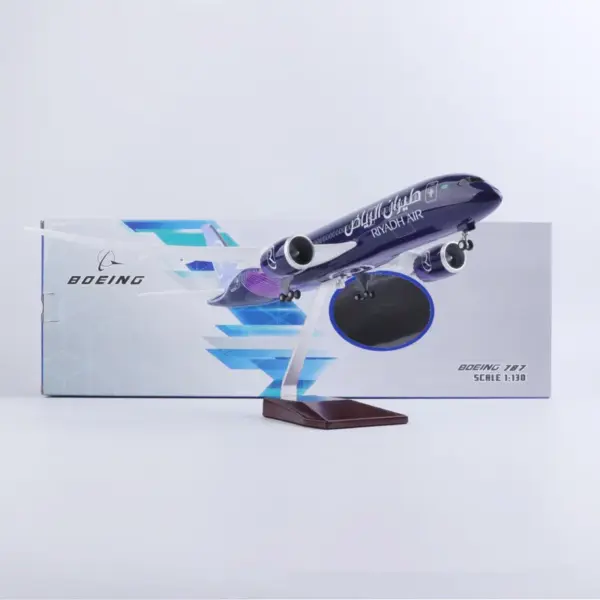 1:130 Scale Riyadh Airlines Boeing 787 Model