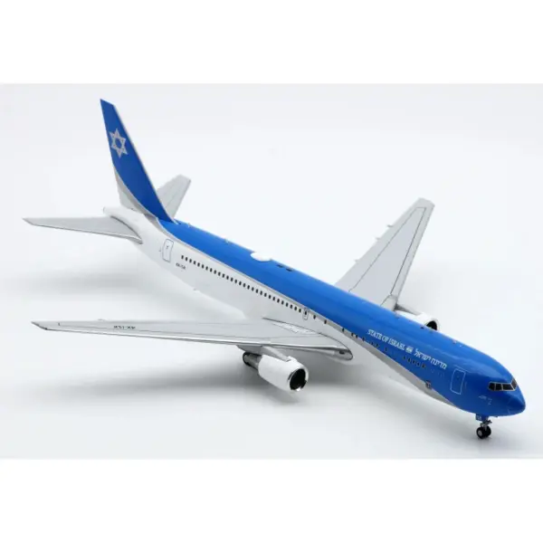Diecast Boeing 767-300ER Model 1:200 Scale - Image 4