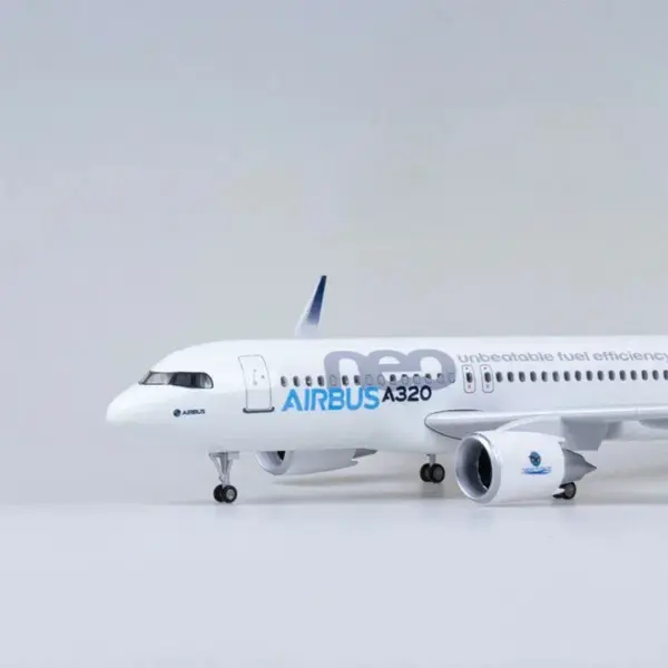 1:80 Scale Airbus A320neo Model Airplane - Image 5