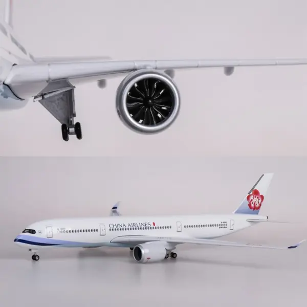 Airbus A350 Taiwan Airways Diecast Model 47CM - Image 5