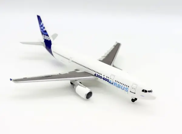 1/400 Scale Airbus A300-600 Diecast Model - Image 5