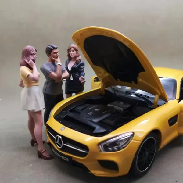 1/18 Scale Businesswoman Figure with Car Accessory - Image 4