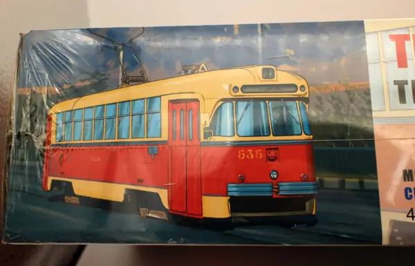 1:43 Scale Diecast TRAM RVZ-6M2 Model Kit - Image 2