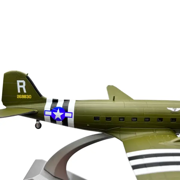 1:100 Diecast Douglas C47 Skytrain Model Aircraft - Image 5