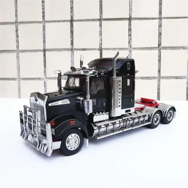 1:32 Scale Diecast Kenworth T909 Truck Model - Image 2