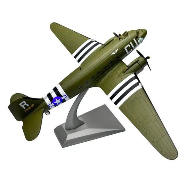 1:100 Diecast Douglas C47 Skytrain Model Aircraft - Image 2