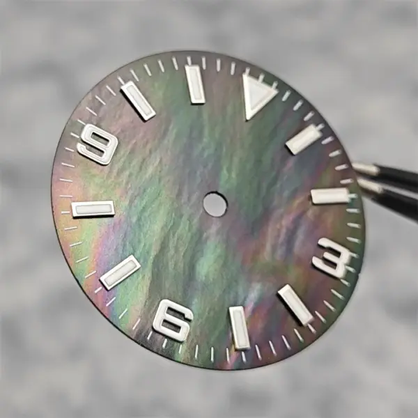 28.5mm Green Luminous Watch Dial for NH35 - Image 4