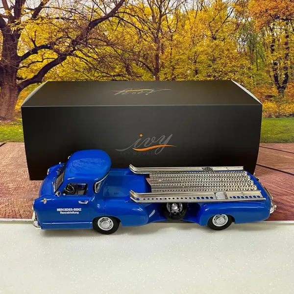 1:18 Scale Blue Mercedes-Benz Truck Model - Image 6
