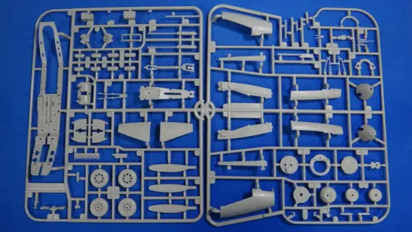 Kitty Hawk 32013 1/32 P-39Q/N Airacobra Model Kit - Image 6