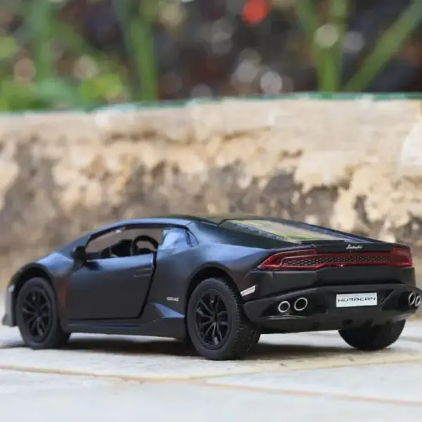 1:36 Scale Lamborghini Huracan Diecast Model - Image 5