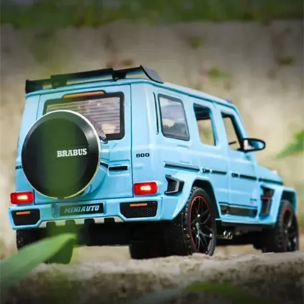 1:24 Mercedes Benz BRABUS G800 Diecast Model Car - Image 3