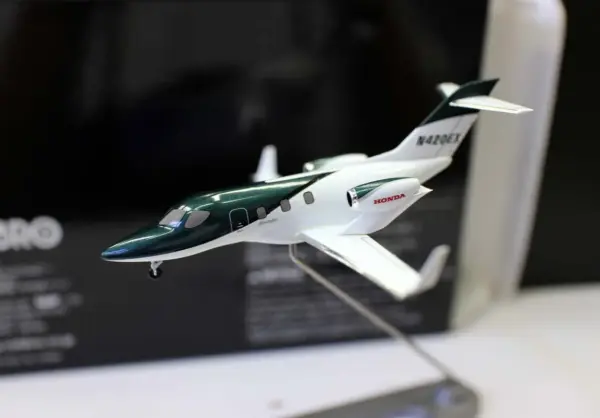 Ebbro 1/144 Scale HondaJet Model Aircraft - Image 7