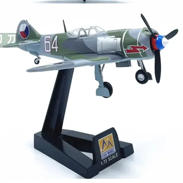 1:72 Scale LA-7 Fighter Aircraft Model - Image 3