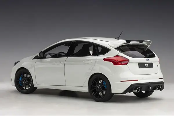 Diecast Ford Focus RS Model 1:18 Scale Car - Image 3