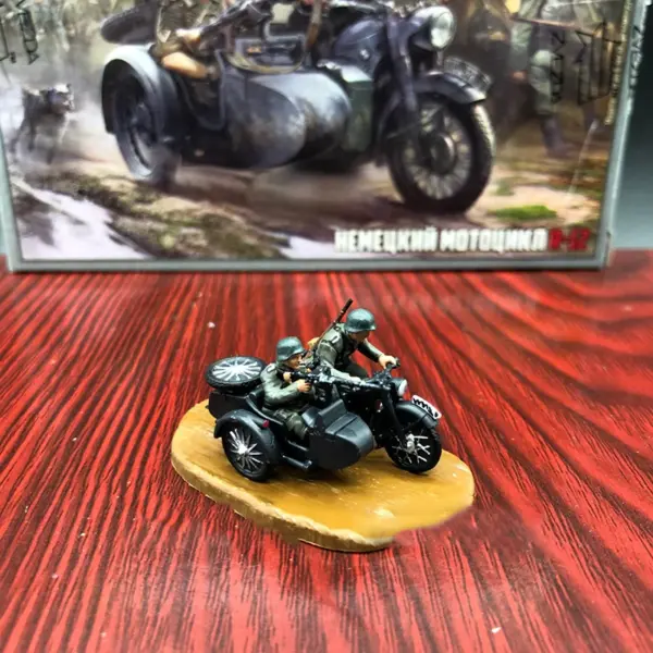 1/72 Scale German R-12 Motorcycle Model - Image 2