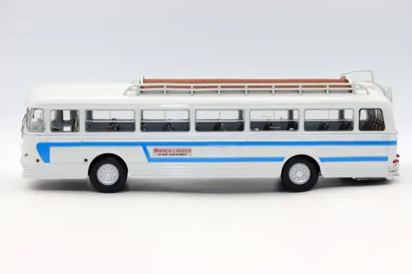 1:43 Scale Chausson AP52 1955 Bus Model - Image 6