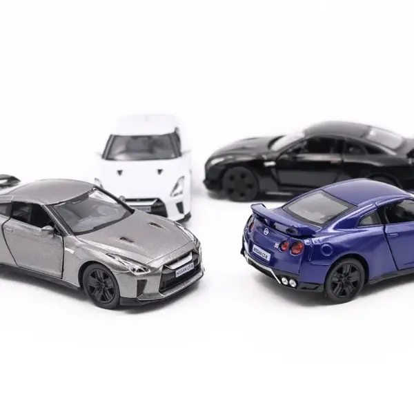 1:36 Nissan GTR R35 Diecast Model Car - Image 6