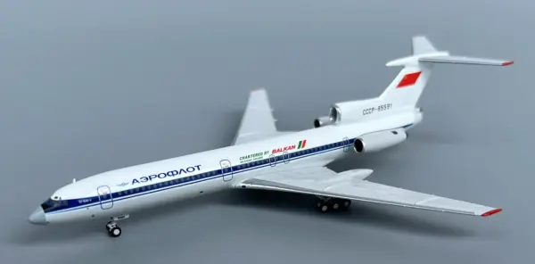 1/400 Soviet Tu-154B-2 Aircraft Model CCCP-85591 - Image 3