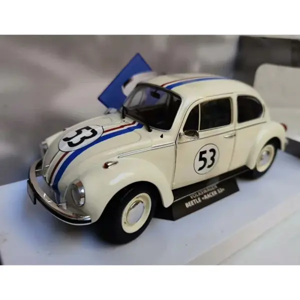 1:18 Scale Classic Volkswagen Beetle Model - Image 2