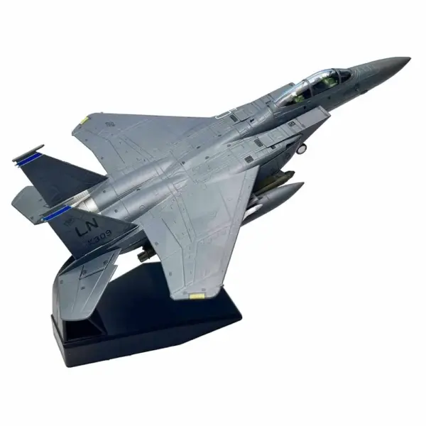 1/100 Scale F-15E Strike Eagle Model Aircraft - Image 4