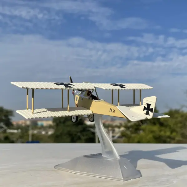 1:72 Scale Diecast Military Aircraft Model - Image 4