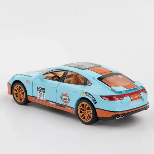 1:24 Scale Porsche Panamera Diecast Model Car - Image 3