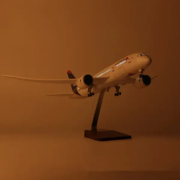 Boeing 787 Dreamliner Diecast Model Airplane - Image 4