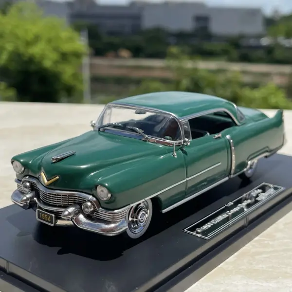 1:43 Scale Diecast Alloy Cadillac Coupe Model