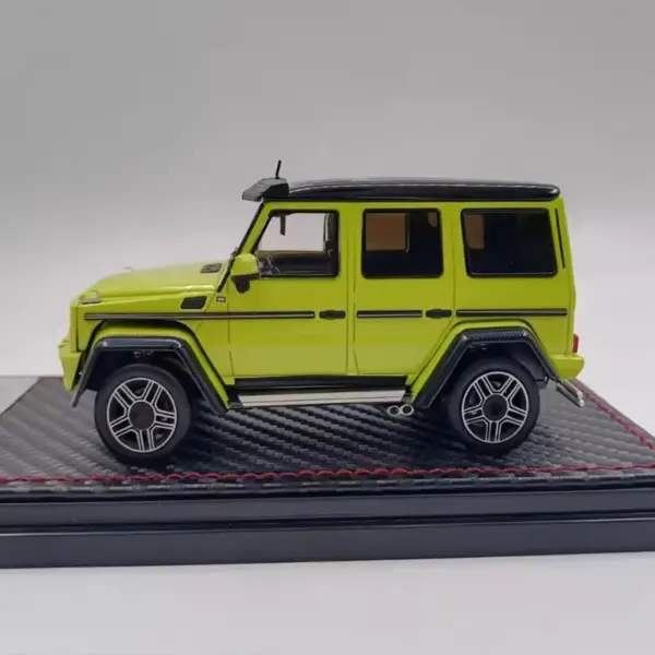 1:43 Scale Diecast Benz G500 Model Car - Image 4