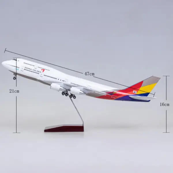 1/160 Scale B747 Korean Airline Model with LED - Image 3