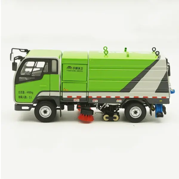 1:32 Scale Yutong Environmental Garbage Truck Model - Image 5