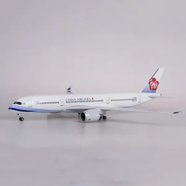 Airbus A350 Taiwan Airways Diecast Model 47CM - Image 3