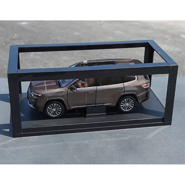 Diecast 1:18 Scale FCA Commander SUV Model - Image 6