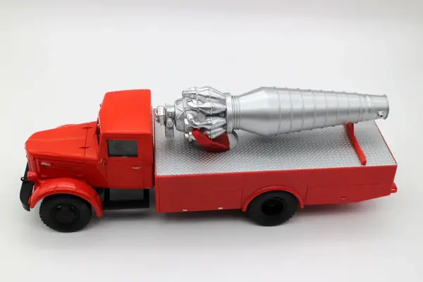 1/43 Scale MAZ-200 Soviet Fire Truck Model - Image 5