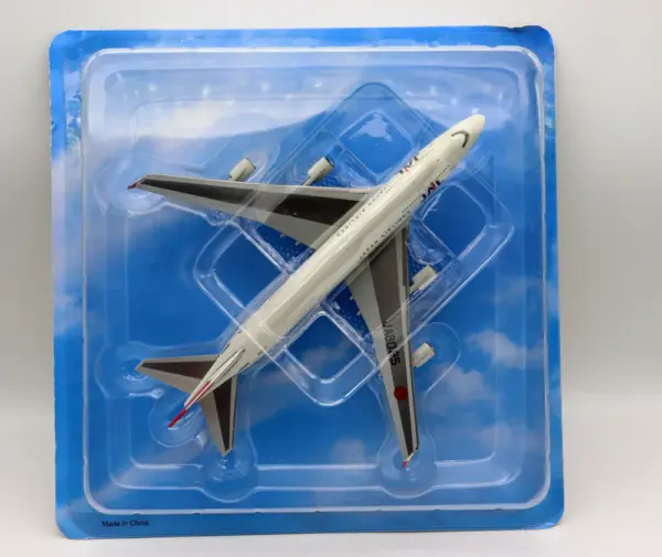 1/400 Scale JAL Boeing 747-400 Model Aircraft - Image 8