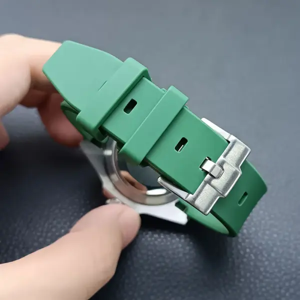 Black/Green 20mm Rubber Watch Strap - Image 3