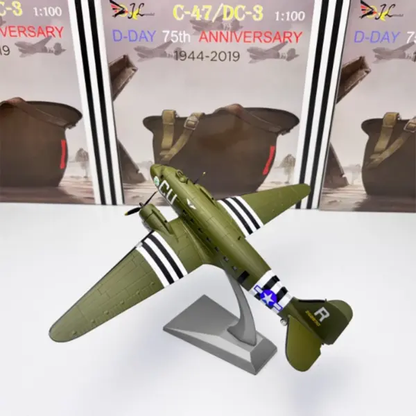 1/100 Scale C47 C-47 Diecast Model Aircraft - Image 2